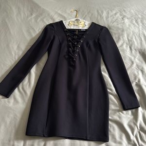 Longs-sleeve dress